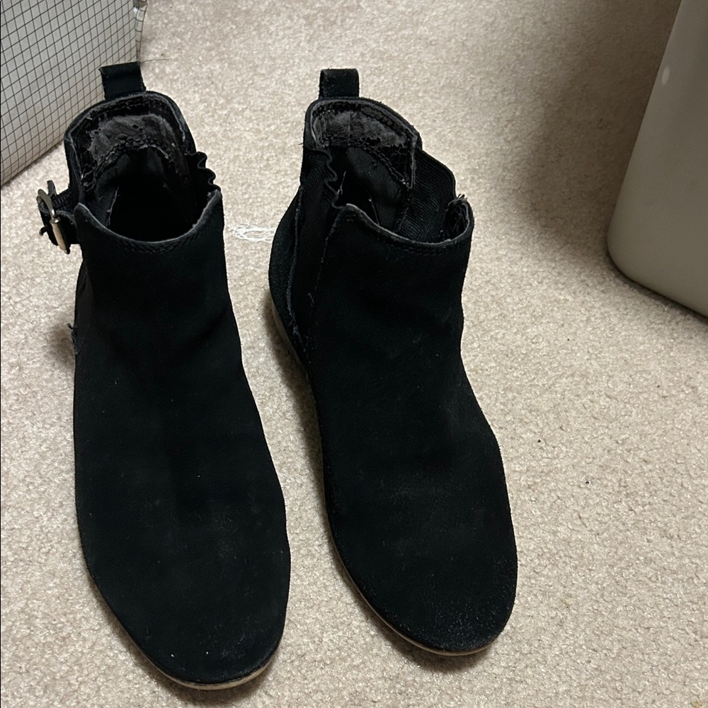 White Mountain Black Ankle Booties